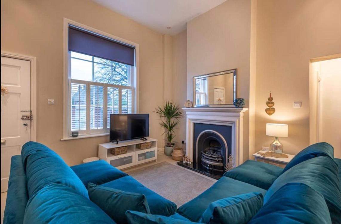 Choristers Mews: Luxury Cottage A Stones Throw From The Cathedral! لينكولن المظهر الخارجي الصورة