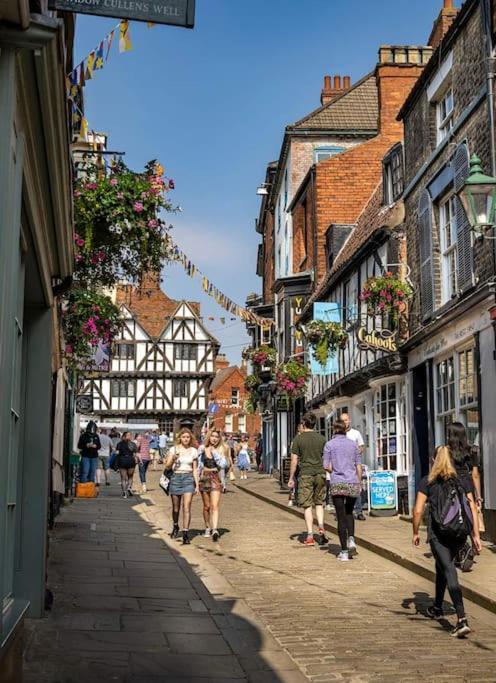 Choristers Mews: Luxury Cottage A Stones Throw From The Cathedral! لينكولن المظهر الخارجي الصورة