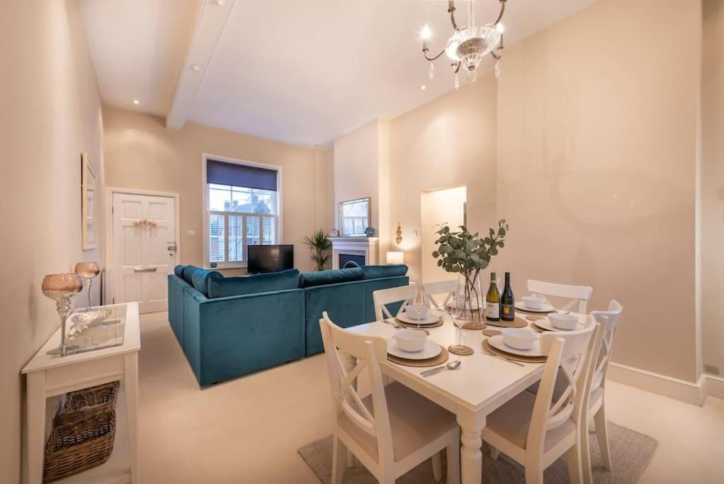 Choristers Mews: Luxury Cottage A Stones Throw From The Cathedral! لينكولن المظهر الخارجي الصورة